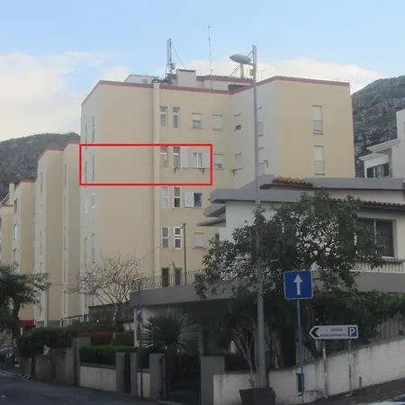 Apartamento T2 Machico 马希库